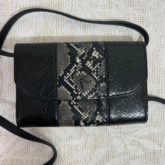 Nine West Black and Snake Print Boots with Bag - Picture 7 of 12